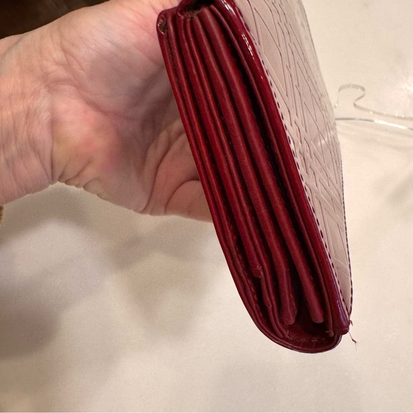 BURBERRY Nova Check Patent Leather Bi-fold Long Wallet Red - Picture 6 of 16